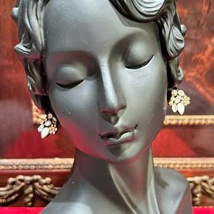 Vintage Floral gem 💎 earrings